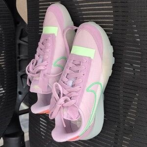 NIKE WOMENS WAFFLE RACER 2X LT ARCTIC PINK-POISON GREEN